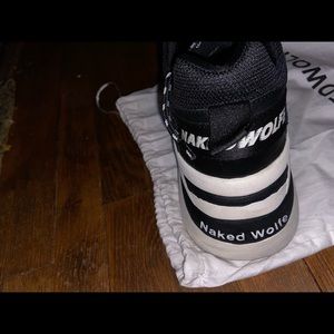 Women’s size 9 runners naked Wolfe